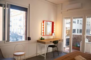 Alquiler Piso en Eixample. Solo para estudiantes espectacular piso de 3 enormes dormitorios