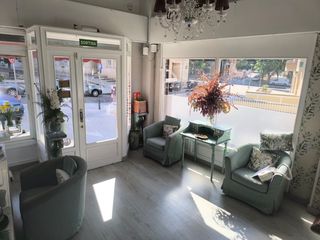 Local Comercial a Bloque mussara a. Local de 80metros en dos plantas, altillo legalizado y con salid