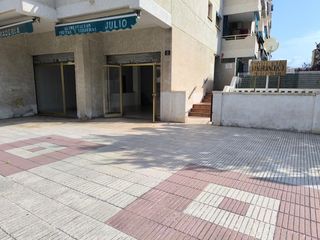 Business premise in Alfredo kraus 1. Estupendo local de 50 metros más 100 de terraza propia escritura