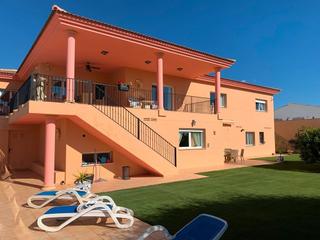 House en Pueblo-Ubanizaciones. Villa en venta en alfaz del pi.