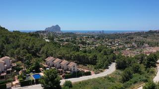 Terreny residencial a La Empedrola. Parcela única con increíbles vistas al mar y al peñón, en una zo