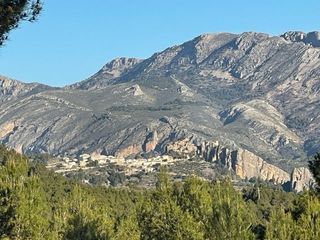 Terreno residenziale in Guadalest. Parcela rustica en venta en guadalest de 29.045m2