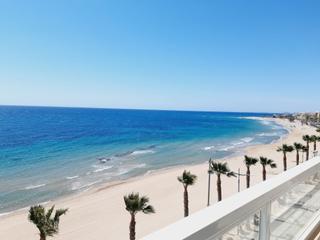 Flat en Platja de Vila Joiosa. tico duplex en primera lnea de playa