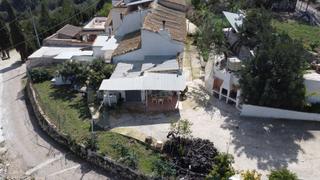 House en Guadalest. Vivienda con terreno en guadalest