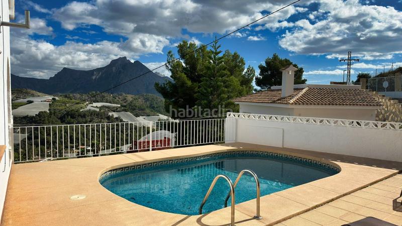 Foto 3e9aa2f8-6cff-4dea-86bd-d17c23f4267f. Casa amb piscina a Callosa d´en Sarrià