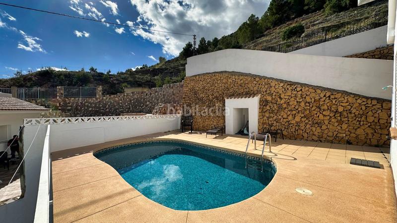 Foto ec045a6c-a1c0-469d-a3a2-c71f1b5e8785. Casa amb piscina a Callosa d´en Sarrià