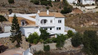 Casa en Callosa d´en Sarrià. Chalet independiente listo para entrar a vivir con apartamento d