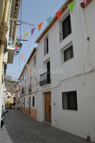 Foto 1e038675-e0ad-4993-a73d-493b4ba049f8. Casa amb calefacció a Bolulla