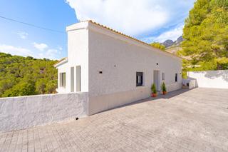 Casa a Altea la Vella. Exclusiva villa con vistas panorámicas en altea  un refugio de l