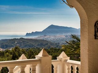 Casa en Altea la Vella. Villa en venta en altea vistas únicas al mar alhama springs ubic