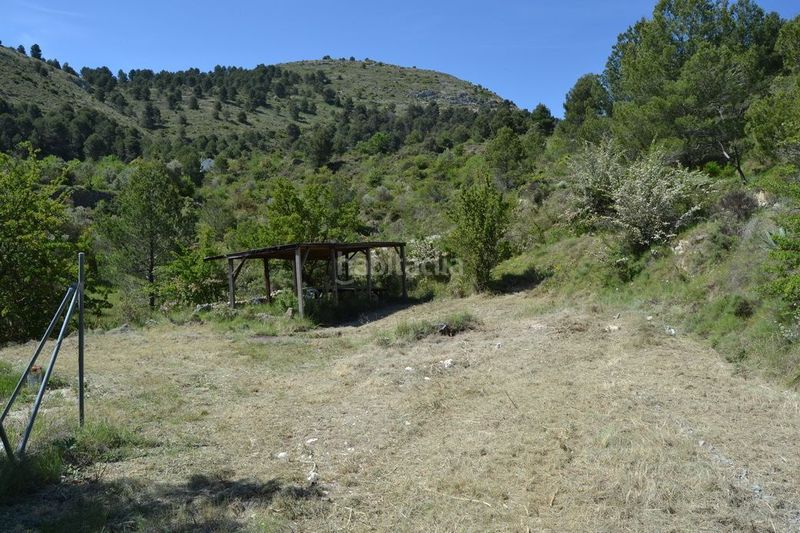 Foto 750788bd-24a5-4e82-9943-247619dae719. Casa a Confrides