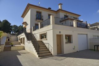 House in El Tossal-Bello Horizonte. Vivienda única con dos casas independientes, gran parcela dos pi