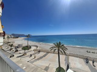 Miete Etagenwohnung in Altea Ciudad. Piso en primera línea. duración 11 meses máximo