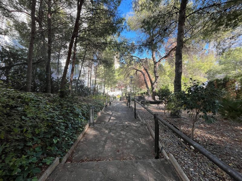 Foto 2d38a173-f95c-4505-b2f4-43e10f8ae16a. Piso  con terraza panorámica vistas al mar y montaña sierra helada en Benidorm