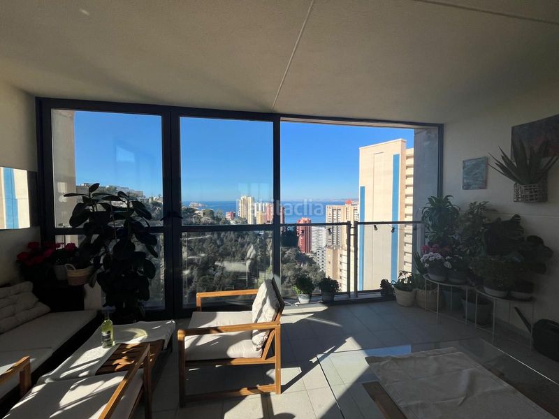 Foto 32cb5ca2-219b-49a1-8f48-ec76694c5198. Piso  con terraza panorámica vistas al mar y montaña sierra helada en Benidorm