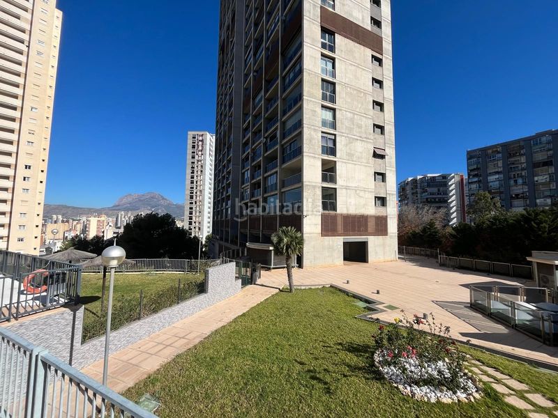 Foto 66c4a2e2-e092-4607-ad6c-dc051bfe8b1b. Piso  con terraza panorámica vistas al mar y montaña sierra helada en Benidorm