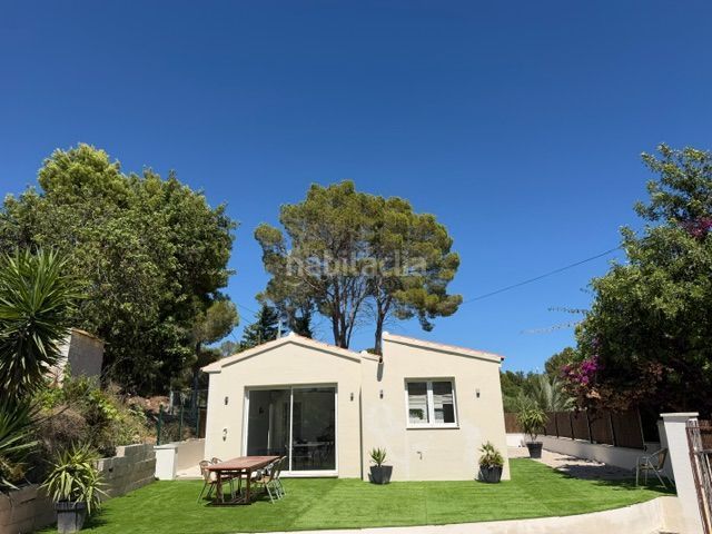 Foto 2fa9a374-77e3-4c5b-8c2b-fc8edbc5ed07. Alquiler casa chalet reformado de una planta en alquiler de larga temporada la vella. a estrenar en Altea
