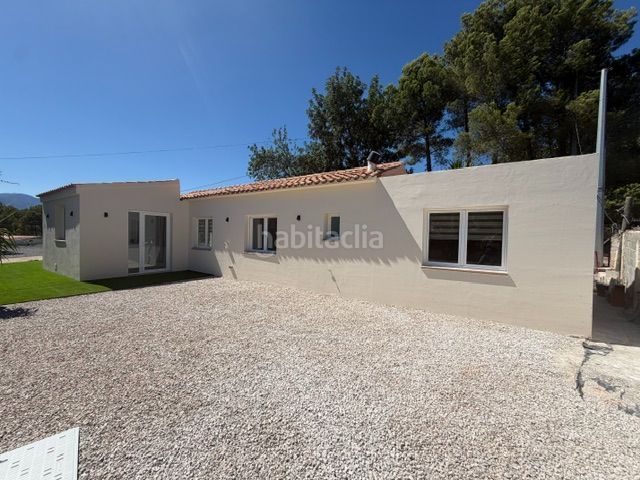 Foto 33dbf596-ac8f-4dd8-87b3-a3d3bcdfd97b. Alquiler casa chalet reformado de una planta en alquiler de larga temporada la vella. a estrenar en Altea