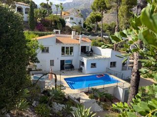 Miete Haus in Altea la Vella. Piso en la planta alta de una villa con piscina privada en alqui