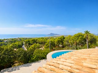 Haus in Altea la Vella. Villa exclusiva en altea con piscina privada solarium vistas al