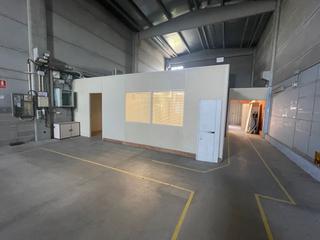 Rent Industrial building in Torreforta. Nave industrial en alquiler en tarragona, 2 dormitorios.