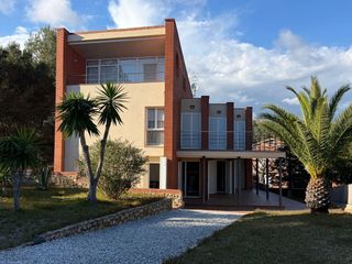 Casa a Urbanitzacions de Llevant. Unifamiliar en venta en tarragona, 4 dormitorios.