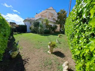 Casa adossada a Segur de Calafell Nucli Urbà. Venta de centrica casa pareada en segur de calafell