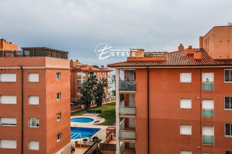 Foto 09c4fd19-9a91-49d6-9fd0-92b57ef63a10. Àtic amb calefacció aparcament piscina a L´Estany Calafell