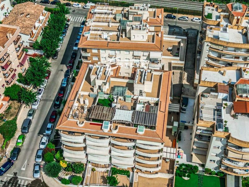 Foto 5a0e4d0b-1f19-47e3-9f11-5d9b1aff1917. Àtic amb calefacció aparcament piscina a L´Estany Calafell