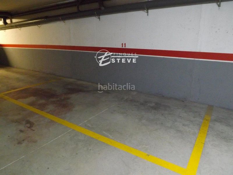 Foto 2ff8fd9e-a271-4c2a-92d0-226278d91640. Aparcament cotxe a Calafell poble Calafell