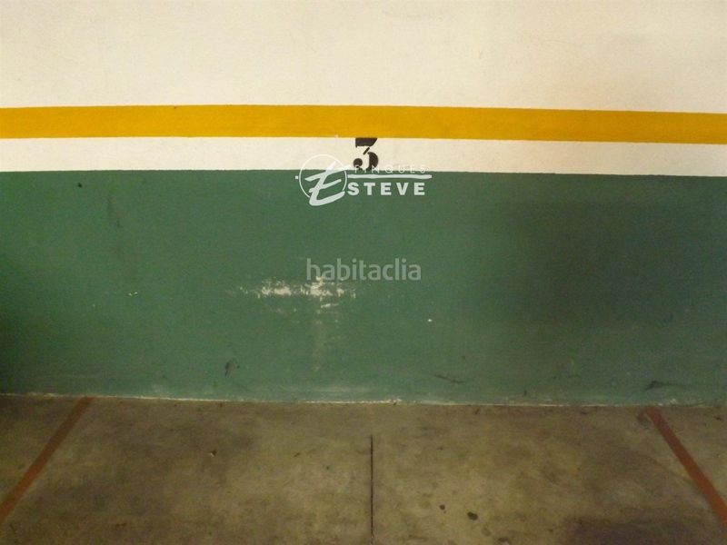 Foto 88ba2aad-f167-4a10-9349-b345da1eedff. Aparcament cotxe a Calafell poble Calafell