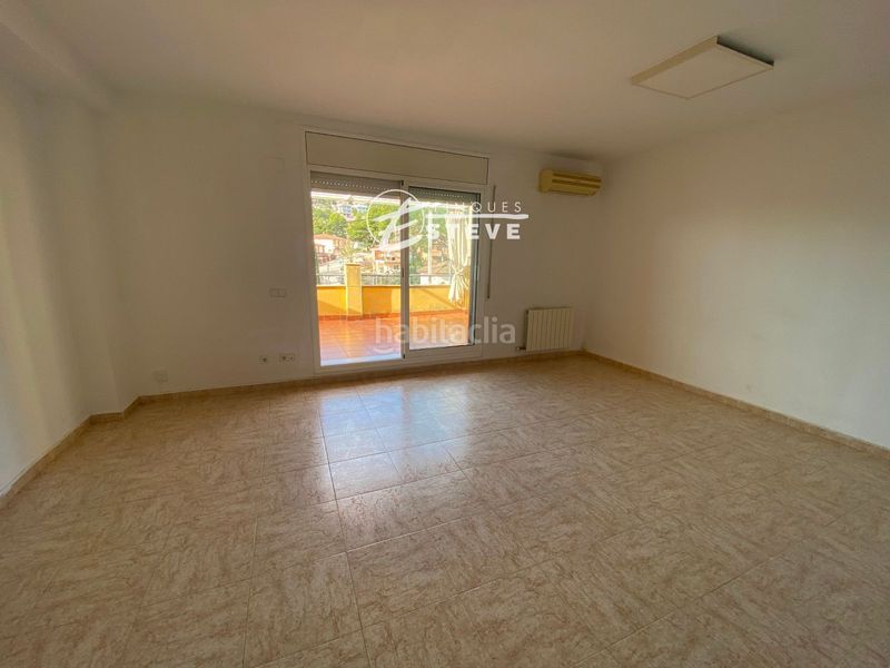 Foto b4443d2e-c3cd-4ac8-aa87-a943dd469afa. Casa adossada amb calefacció aparcament a Calafell poble Calafell