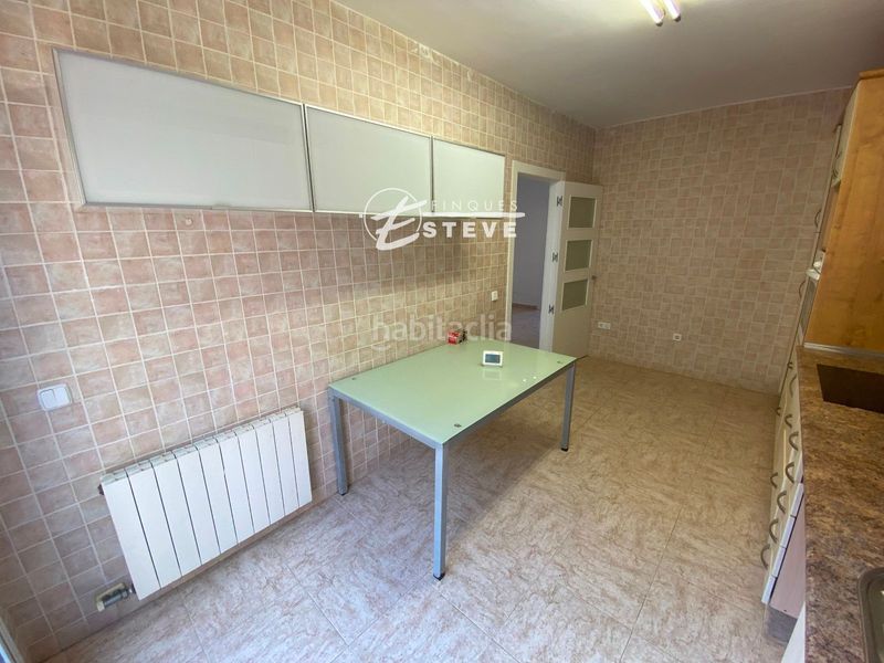 Foto b4a658ab-2d1f-4d18-87b9-f211eee8fbb5. Casa adossada amb calefacció aparcament a Calafell poble Calafell
