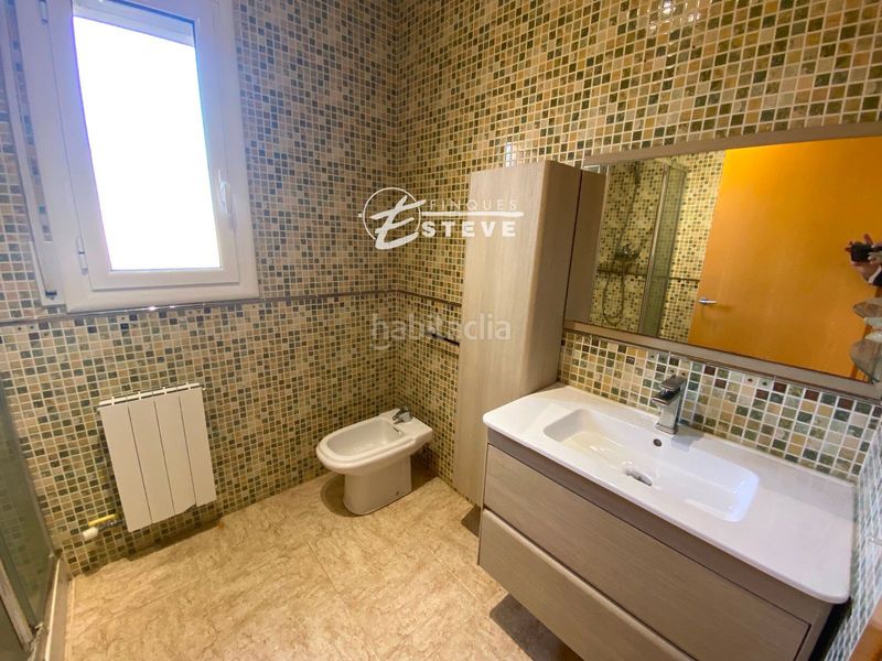 Foto d0bf157a-f63d-44fb-b03e-d2545f2a062b. Casa adossada amb calefacció aparcament a Calafell poble Calafell