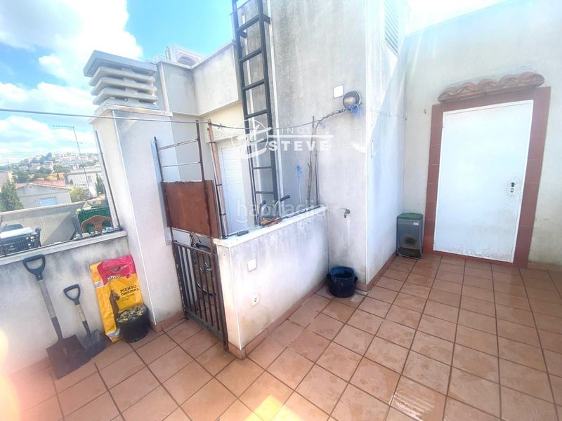 Foto 0f2cfa6e-1ae9-43e0-9d6e-2f88ec4ab2a5. Àtic amb aparcament piscina a Segur de Calafell nucli urbà Segur de Calafell