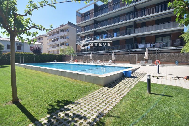 Foto a6f1927f-076b-4976-ace6-af157a8a1eed. Dúplex amb aparcament piscina a L´Estany Calafell