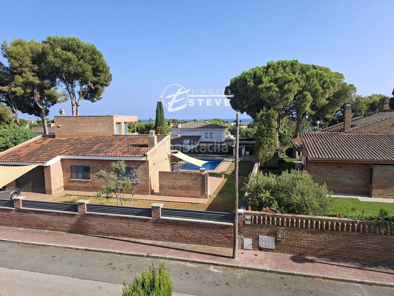 Foto 9699e055-3c54-4039-bc5f-d515772f41fb. Casa adossada amb aparcament piscina a Bonavista Vendrell (El)