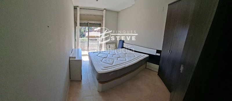 Foto bf74b82c-c5a6-4dc4-a5b4-9d0bd1d7cae3. Casa adossada amb aparcament piscina a Bonavista Vendrell (El)