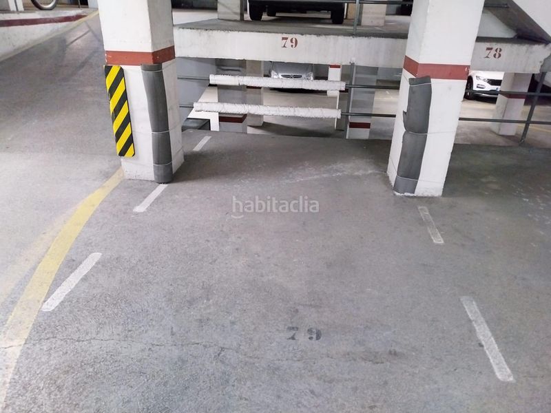Foto ab30912a-dff1-4e6a-99b9-eac40410a1e0. Aparcament cotxe a Centre Esplugues de Llobregat