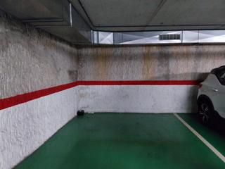 Aparcament cotxe a Centre. Laurea miro , junto ayuntamiento , finca joven