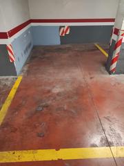 Aparcament cotxe a Centre. Mossen jacint verdaguer