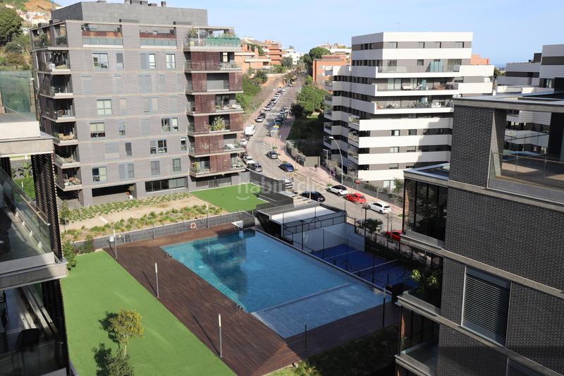 Foto 0add8780-d060-437e-a285-35ed9a9df76b. Dachwohnung mit heizung parking pool in Finestrelles Esplugues de Llobregat