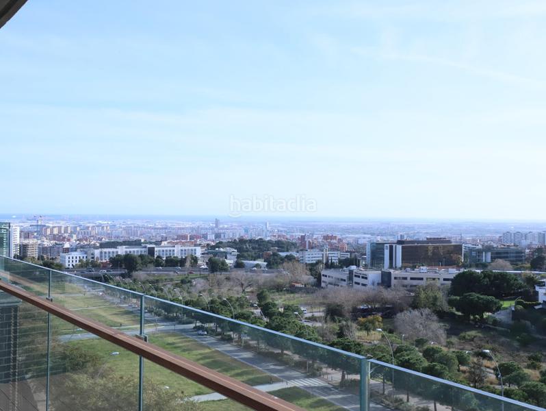 Foto 3285c275-23d9-40d4-87d1-7ee34e2adb99. Dachwohnung mit heizung parking pool in Finestrelles Esplugues de Llobregat