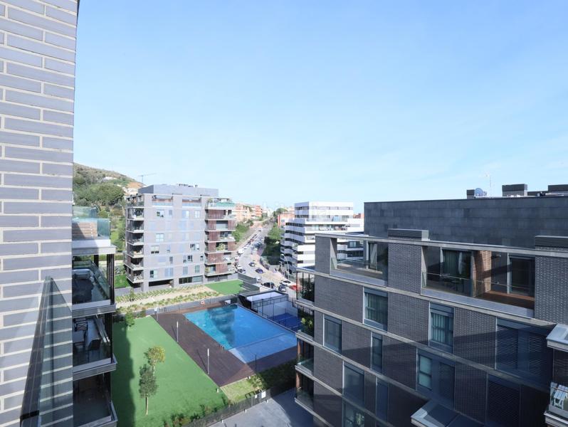 Foto 3c2641f1-33d3-44a4-b7e4-25d06153e201. Dachwohnung mit heizung parking pool in Finestrelles Esplugues de Llobregat