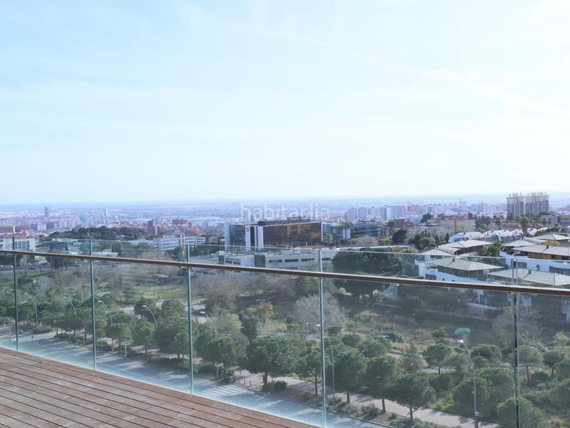 Foto 3f4f6553-08b8-46ad-b448-25bbc6958ba3. Dachwohnung mit heizung parking pool in Finestrelles Esplugues de Llobregat