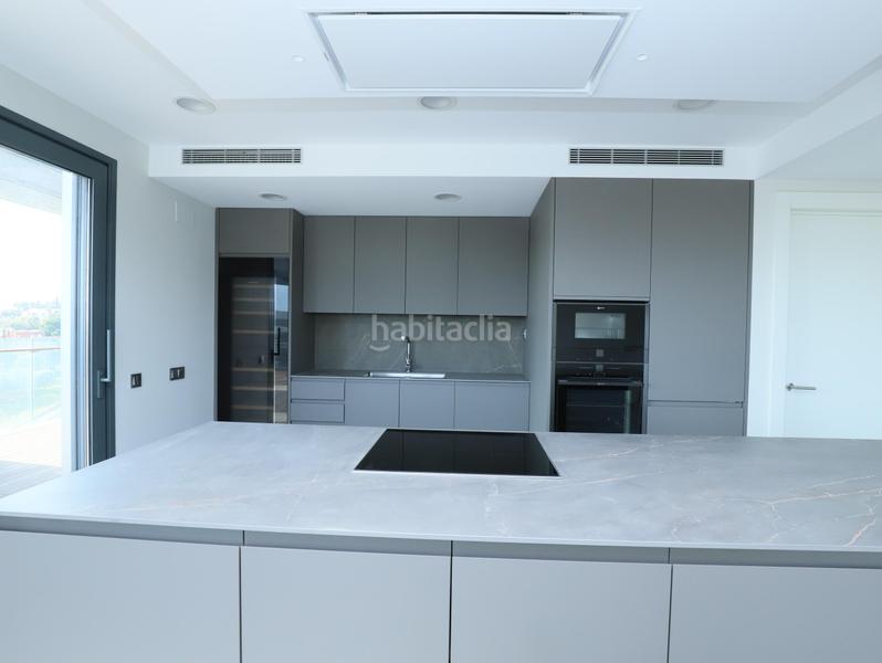 Foto 8cd9581e-5b9b-4fc4-8b30-b6ad6d4d3e31. Dachwohnung mit heizung parking pool in Finestrelles Esplugues de Llobregat