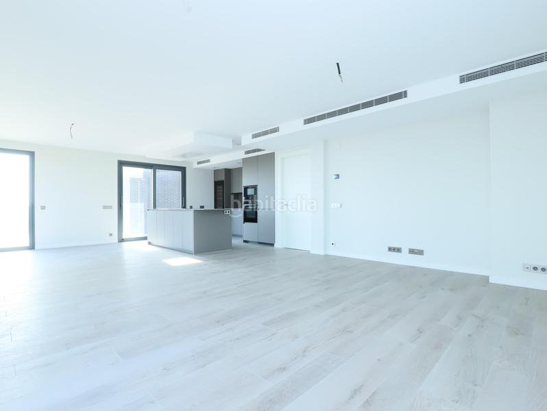 Foto b8aaa8e8-33bd-4c7a-a8cb-af41723b6802. Dachwohnung mit heizung parking pool in Finestrelles Esplugues de Llobregat