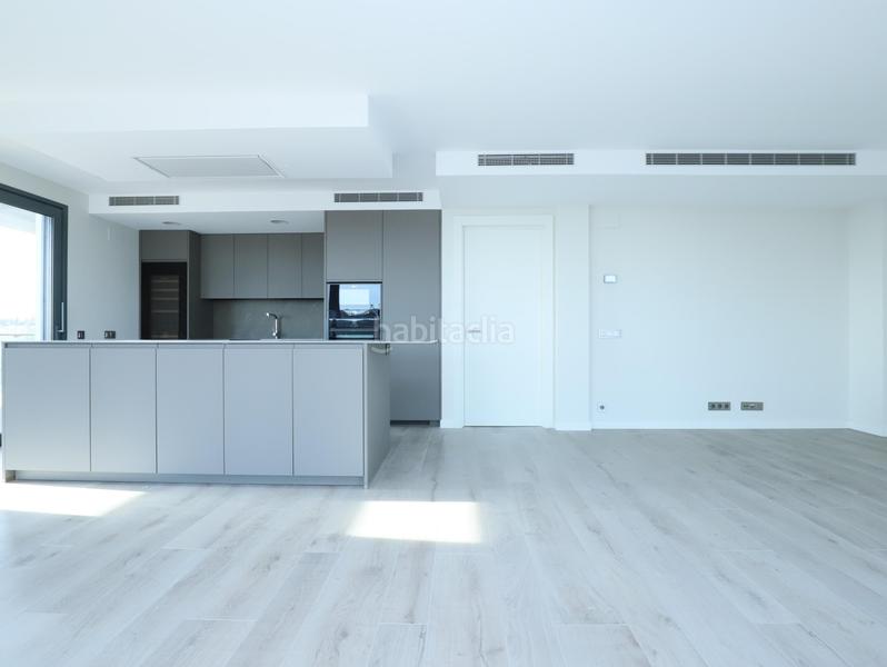 Foto c40e4cef-dfbb-4daf-a20f-c52e47dfaf2e. Dachwohnung mit heizung parking pool in Finestrelles Esplugues de Llobregat