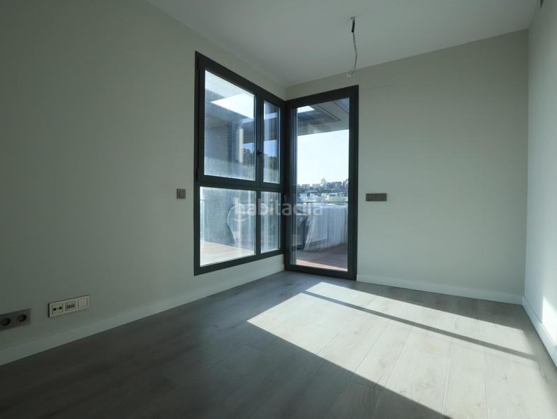 Foto eab58ba4-c2a1-410c-8f14-a2f09c8cfc6d. Dachwohnung mit heizung parking pool in Finestrelles Esplugues de Llobregat