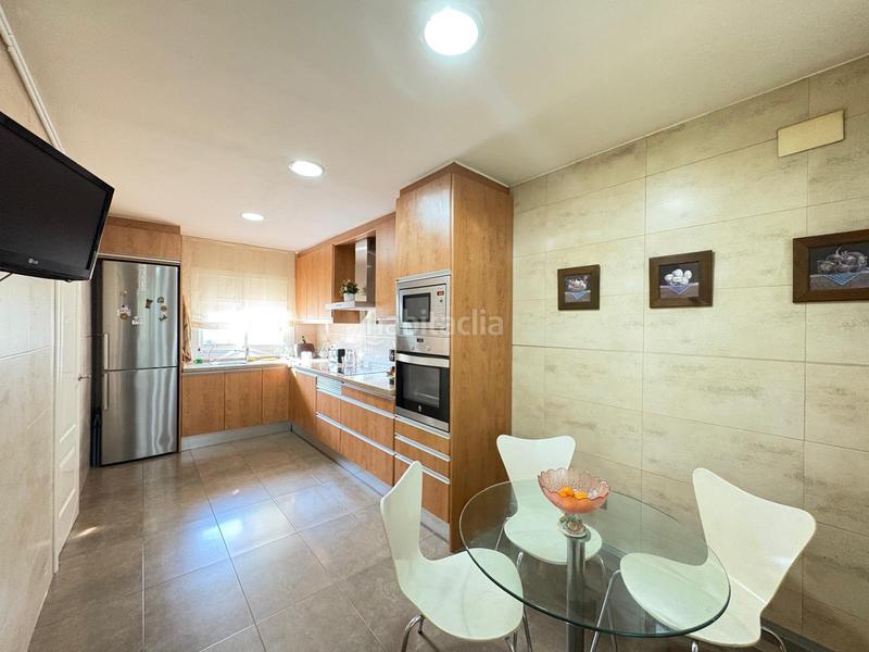 Foto 743445e8-980a-480a-a72d-1268e8b26ac6. Casa pareada centro junto plaça estacio y avda cami del mas en Sant Quirze del Vallès